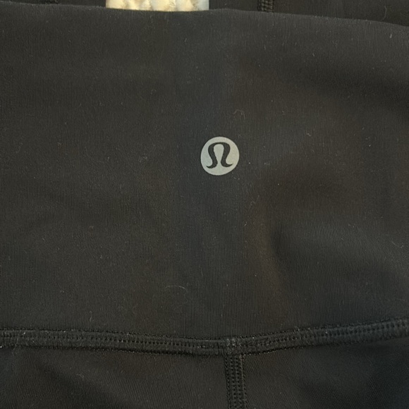 Lululemon solid black leggings in size 4L - Picture 4 of 4